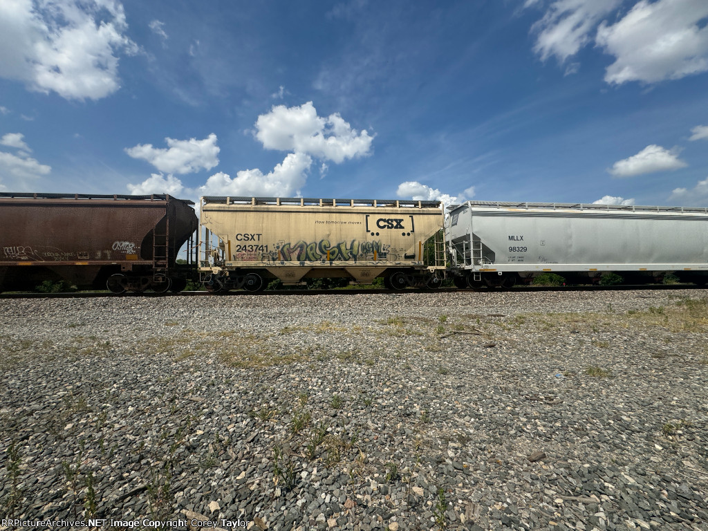 CSXT 243741